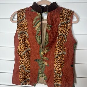 Sydney Daniel’s animal print vest with a unique zipper perfect for rodeo